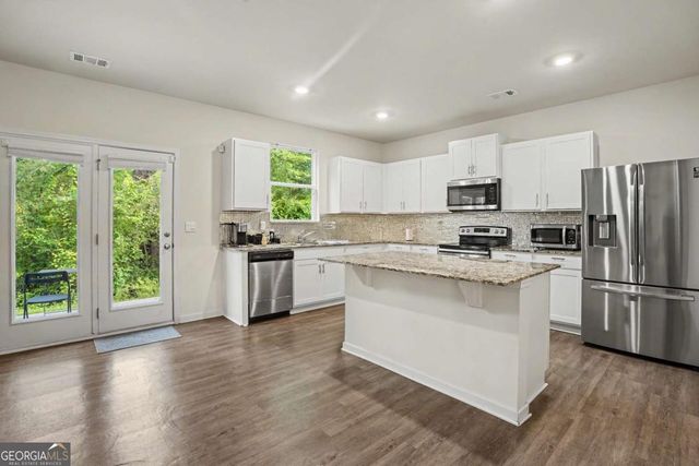477 Starbuck Parkway, Pendergrass, GA 30567