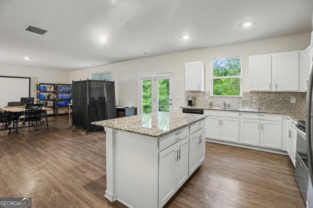 477 Starbuck Parkway, Pendergrass, GA 30567