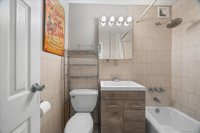 2035 Central Park Avenue 2H, Yonkers, NY 10710