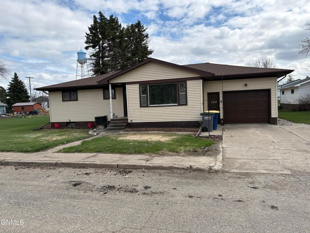 309 7th Avenue N, Edgeley, ND 58433 property photo
