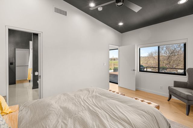 921 N Bailey Avenue, Fort Worth, TX 76107