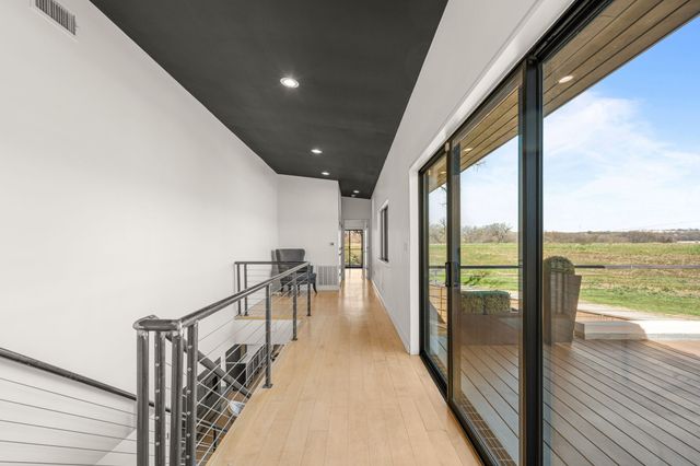 921 N Bailey Avenue, Fort Worth, TX 76107