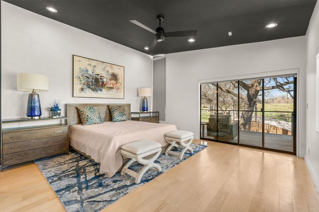 921 N Bailey Avenue, Fort Worth, TX 76107