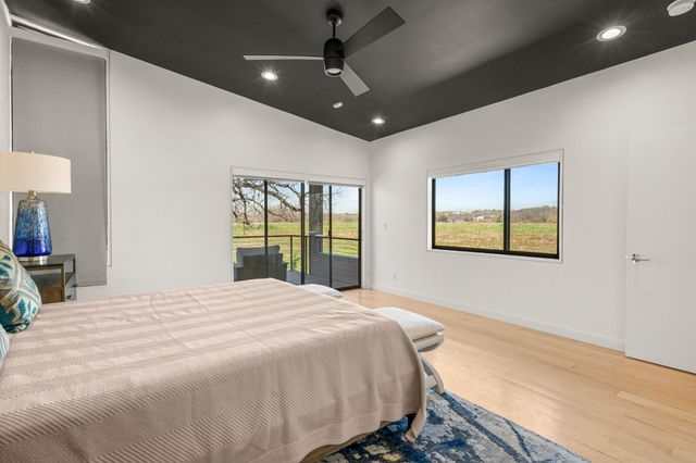 921 N Bailey Avenue, Fort Worth, TX 76107