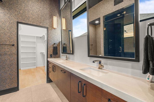 921 N Bailey Avenue, Fort Worth, TX 76107