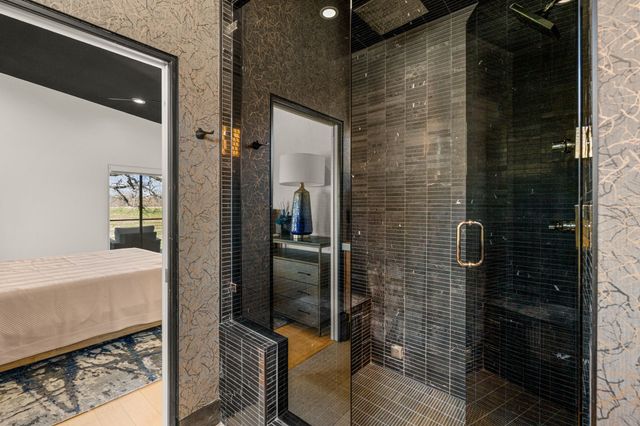 921 N Bailey Avenue, Fort Worth, TX 76107