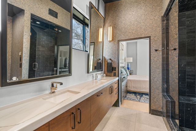 921 N Bailey Avenue, Fort Worth, TX 76107