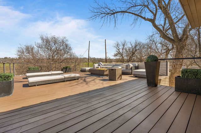 921 N Bailey Avenue, Fort Worth, TX 76107