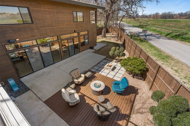 921 N Bailey Avenue, Fort Worth, TX 76107