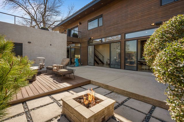 921 N Bailey Avenue, Fort Worth, TX 76107