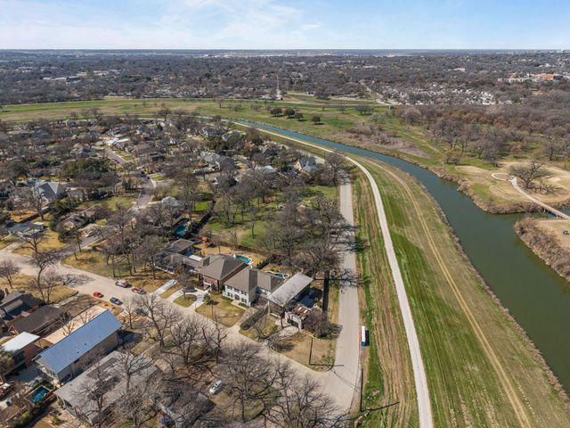 921 N Bailey Avenue, Fort Worth, TX 76107