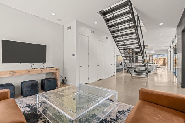 921 N Bailey Avenue, Fort Worth, TX 76107