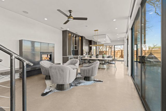 921 N Bailey Avenue, Fort Worth, TX 76107