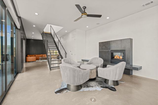 921 N Bailey Avenue, Fort Worth, TX 76107