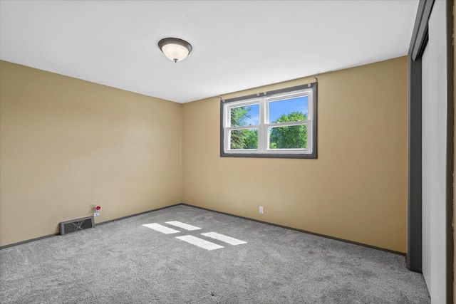 959 Laduron DRIVE, Mishicot, WI 54228
