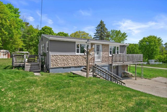 959 Laduron DRIVE, Mishicot, WI 54228