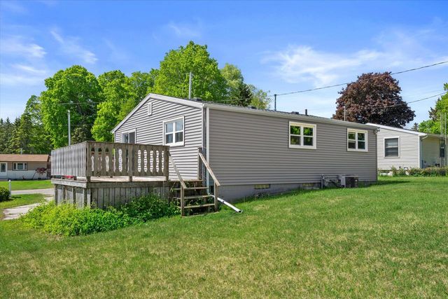959 Laduron DRIVE, Mishicot, WI 54228