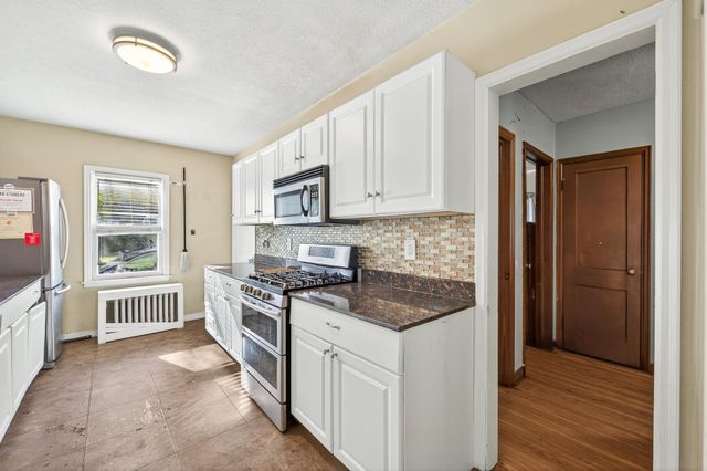 242 Annapolis Street W, West Saint Paul, MN 55118