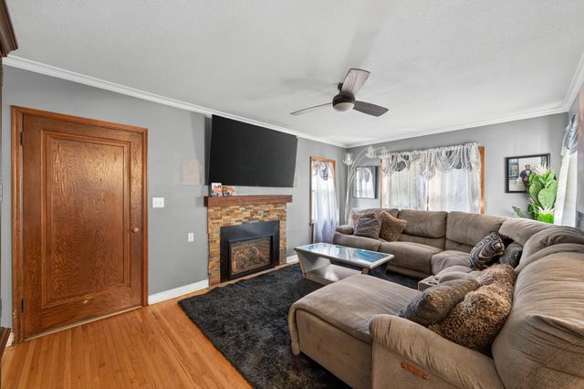 242 Annapolis Street W, West Saint Paul, MN 55118