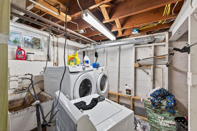 242 Annapolis Street W, West Saint Paul, MN 55118