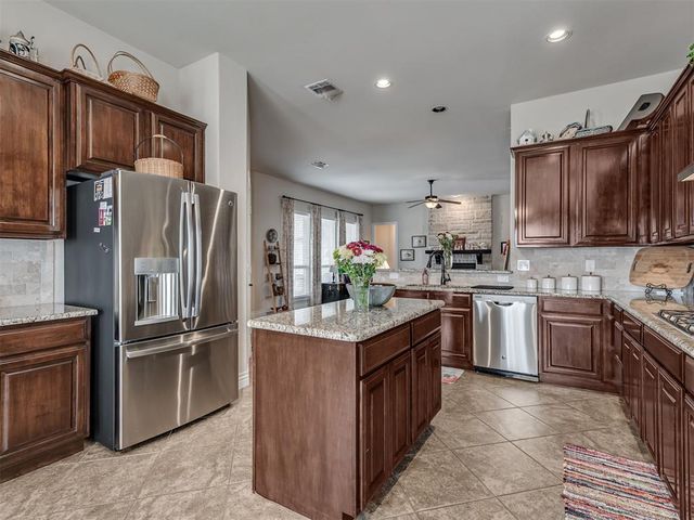 927 Fox Drive, Choctaw, OK 73020