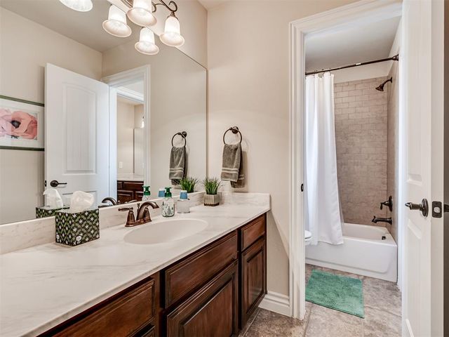 927 Fox Drive, Choctaw, OK 73020