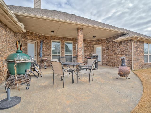 927 Fox Drive, Choctaw, OK 73020