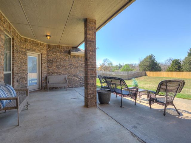 927 Fox Drive, Choctaw, OK 73020