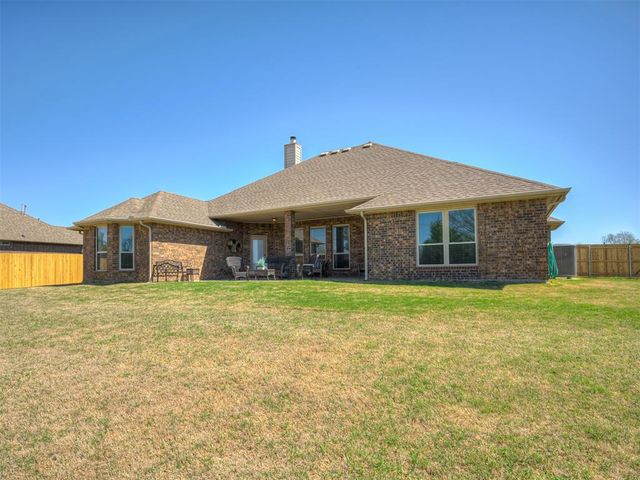 927 Fox Drive, Choctaw, OK 73020