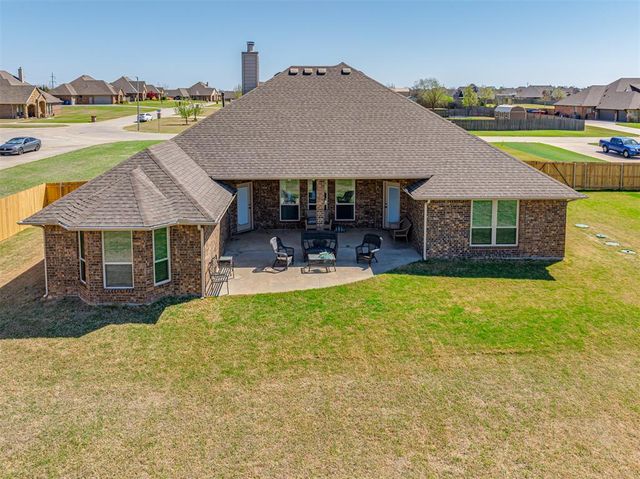 927 Fox Drive, Choctaw, OK 73020