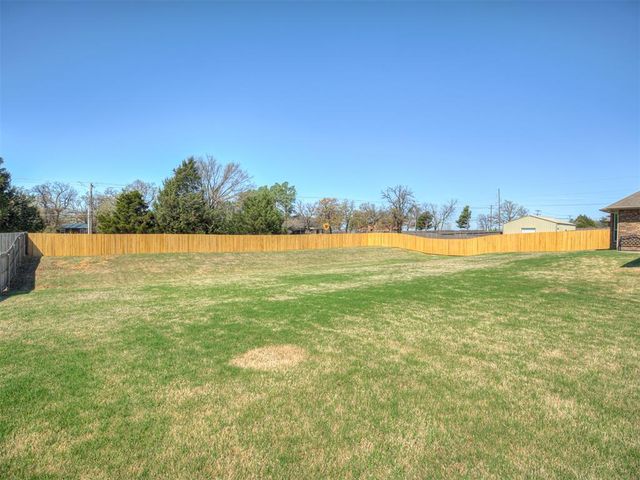 927 Fox Drive, Choctaw, OK 73020