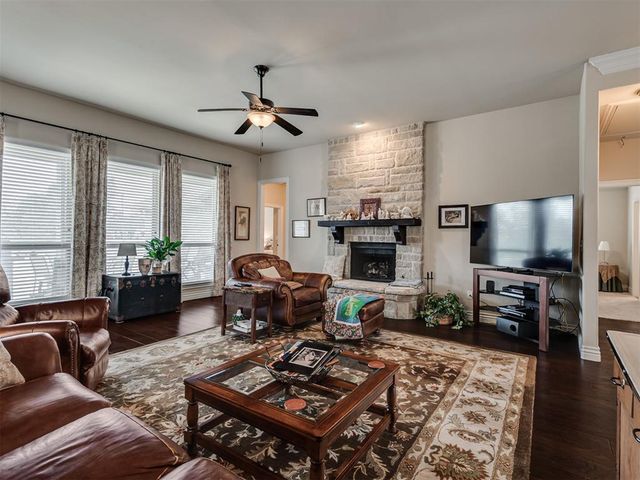 927 Fox Drive, Choctaw, OK 73020