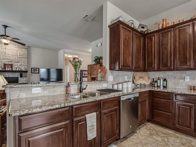 927 Fox Drive, Choctaw, OK 73020