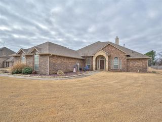 927 Fox Drive, Choctaw, OK 73020