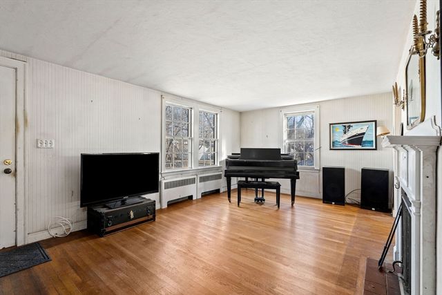 32 Grant Rd, Lynn, MA 01904