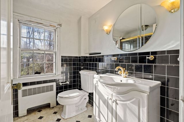 32 Grant Rd, Lynn, MA 01904