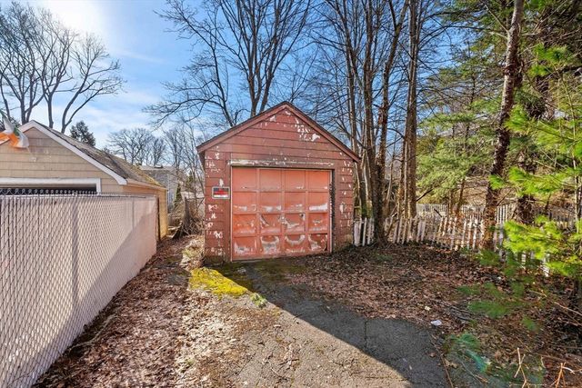 32 Grant Rd, Lynn, MA 01904