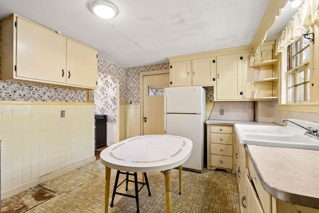 32 Grant Rd, Lynn, MA 01904