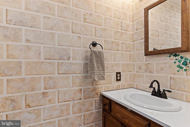 76 SHERWOOD CIRCLE, Enola, PA 17025