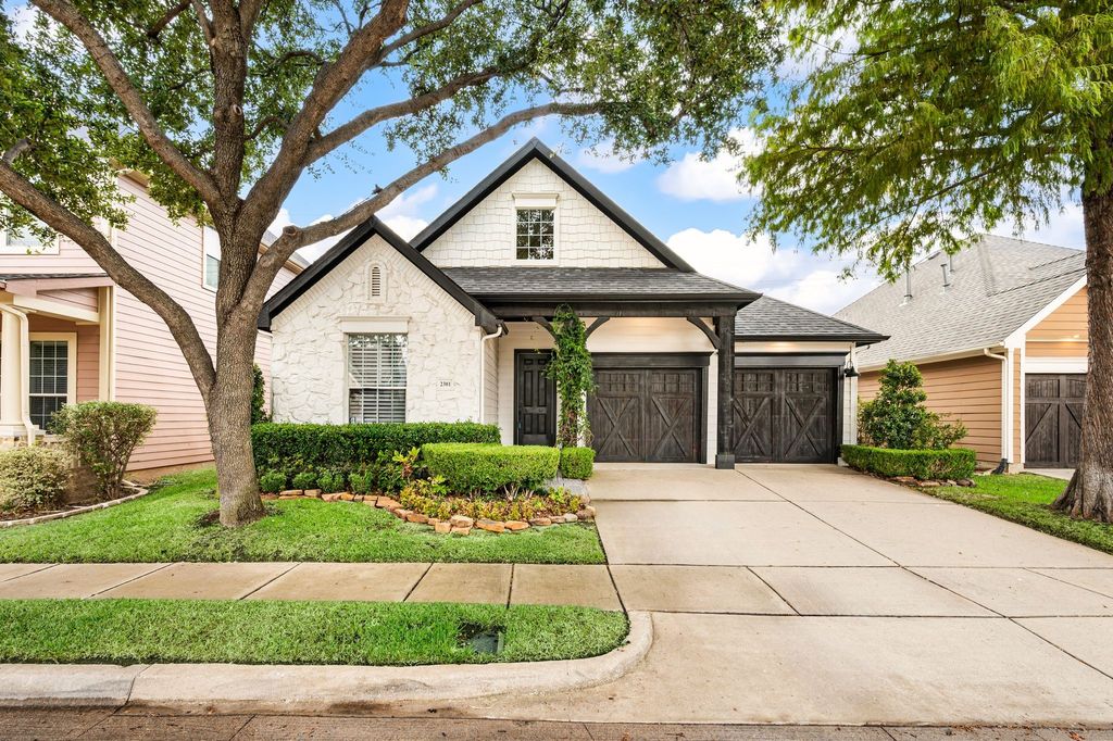2301 Grizzly Run Lane, Euless, TX 76039 — exterior