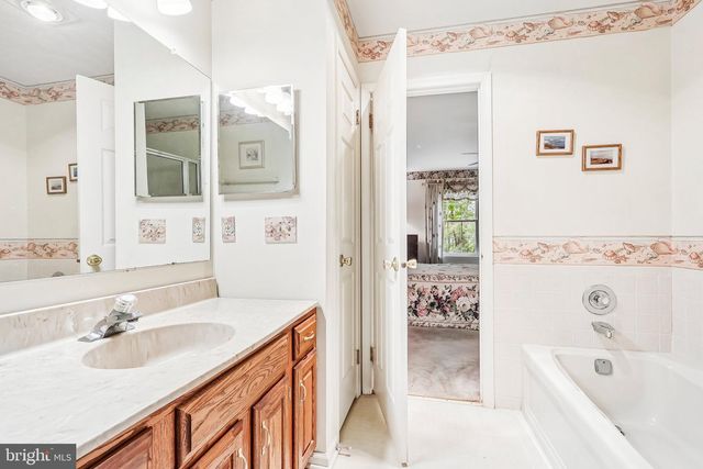 149 HOOTON RD, Mt Laurel, NJ 08054