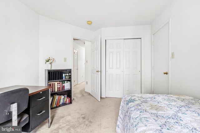 149 HOOTON RD, Mt Laurel, NJ 08054