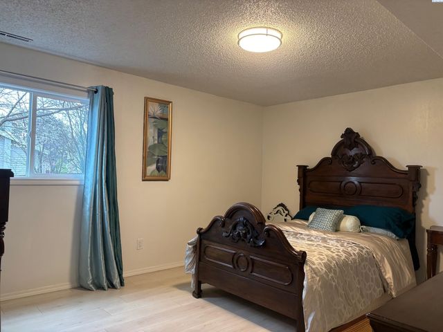 135 NW Robert St, Pullman, WA 99163