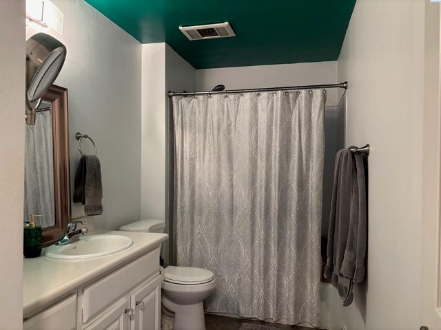 135 NW Robert St, Pullman, WA 99163