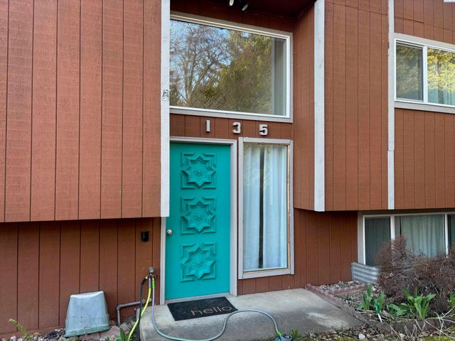 135 NW Robert St, Pullman, WA 99163