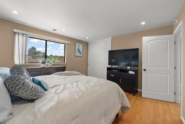 5274 Sunny Orchard Lane, San Jose, CA 95135