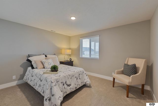 17538 Robin Drive, Omaha, NE 68136