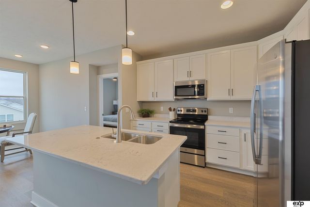 17538 Robin Drive, Omaha, NE 68136