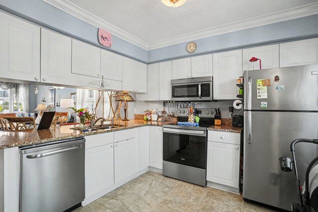 618 3rd Ave S Apt 3A, North Myrtle Beach, SC 29582