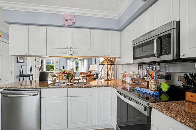 618 3rd Ave S Apt 3A, North Myrtle Beach, SC 29582